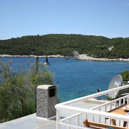 Lenka * Milna (Hvar)