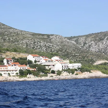 Lenka Milna (Hvar)