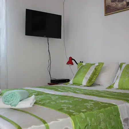 Lenka * Milna (Hvar)